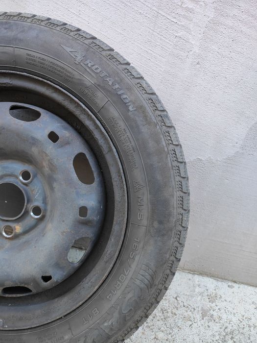 Cauciucuri iarna 165 70 R 14 + jante tabla