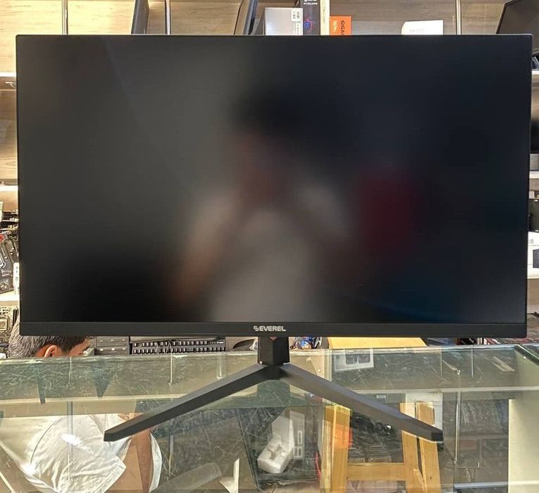 Продам монитор Everel