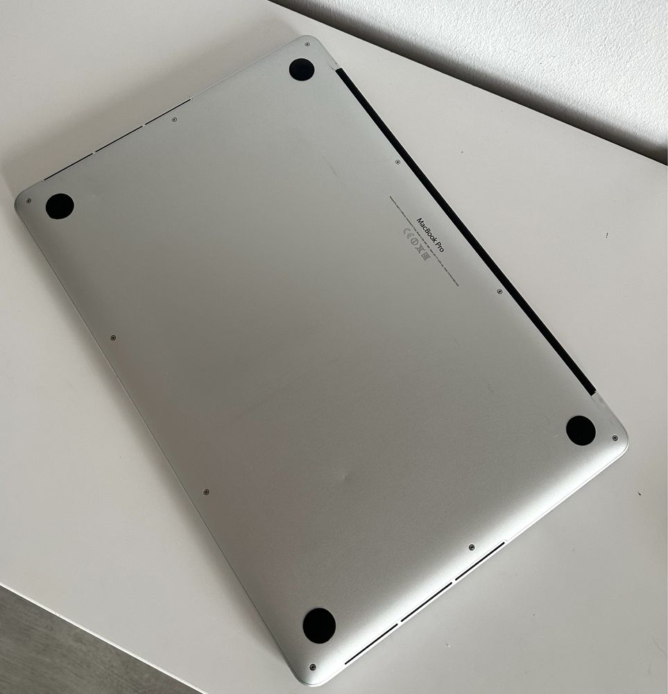 Apple Macbook Pro 15 inch Retina!! Baterie Nouă!! i7, 16gb , 512 gb!!