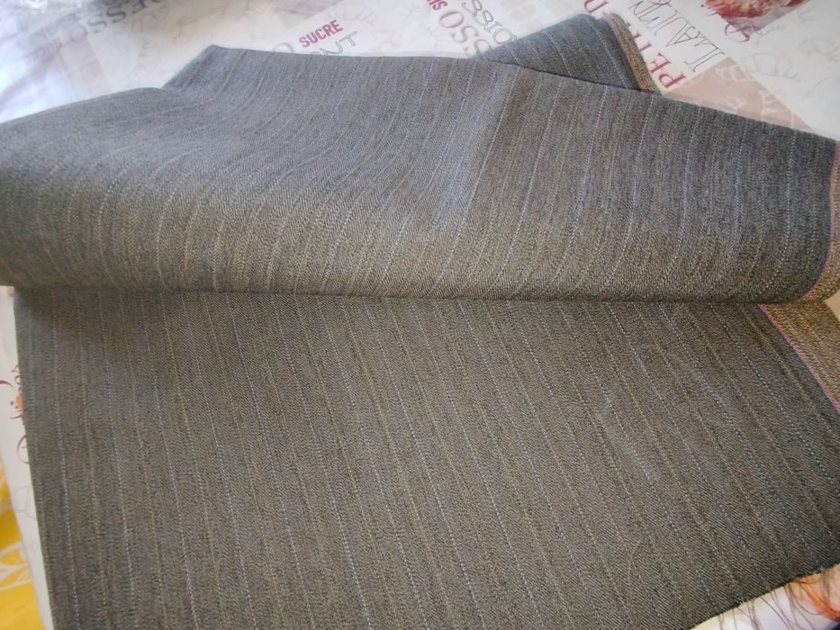 Нов кафяв вълнен плат