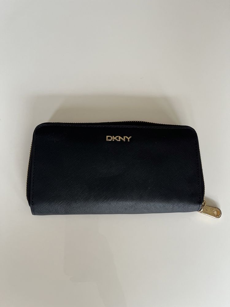 DKNY домски портфейл