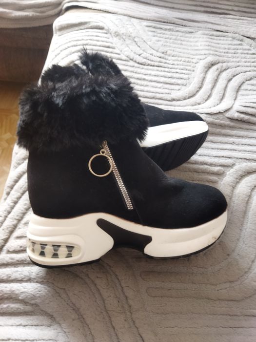 Продам зимние сапоги