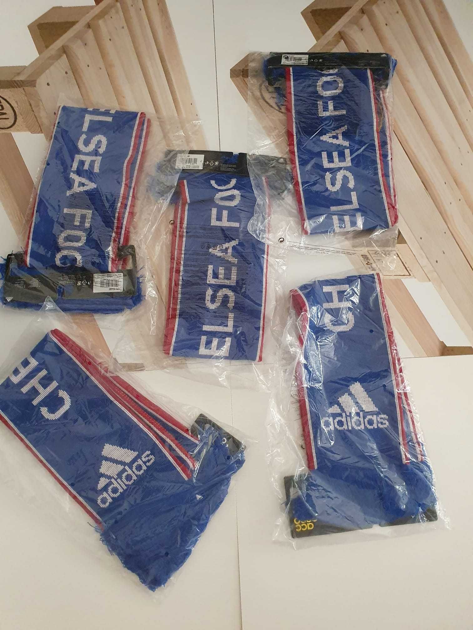 Vand fulare Adidas Chelsea originale noi cu eticheta