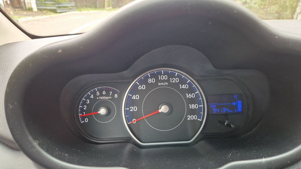 Vând Hyundai i10