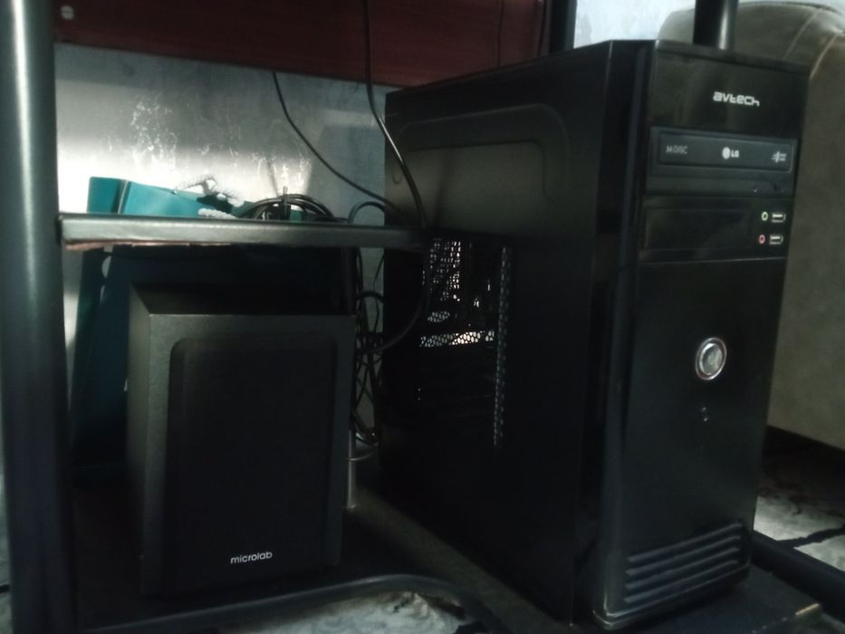 Kompyuter komplekti sotiladi (LG, Windows 10 bilan)