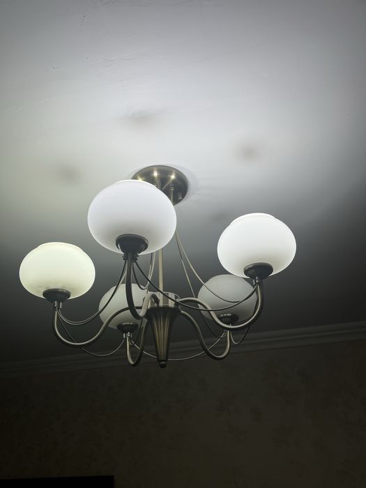 Люстры по разней цене,1 люстра-5тыс/2 люстра-3тыс/3 люстра-10000