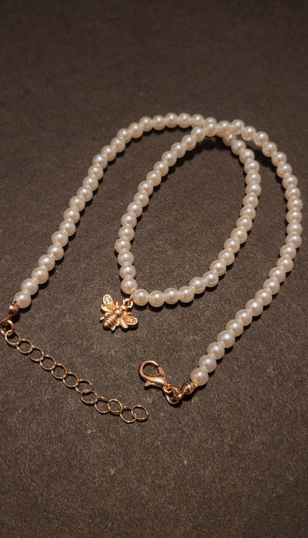 Coliere perle în stil vintage