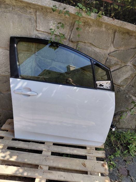 Uși fata / spate , dreapta / stanga complete de Toyota Prius IV