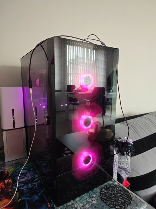 Геймърски Компюрър. Rtx 3060ti, Ryzen 5700x.