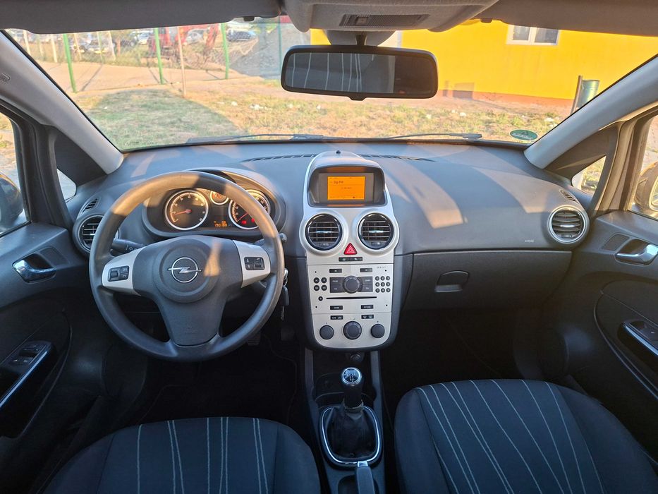 Se vinde Opel Corsa D. 1.2 Benzină.