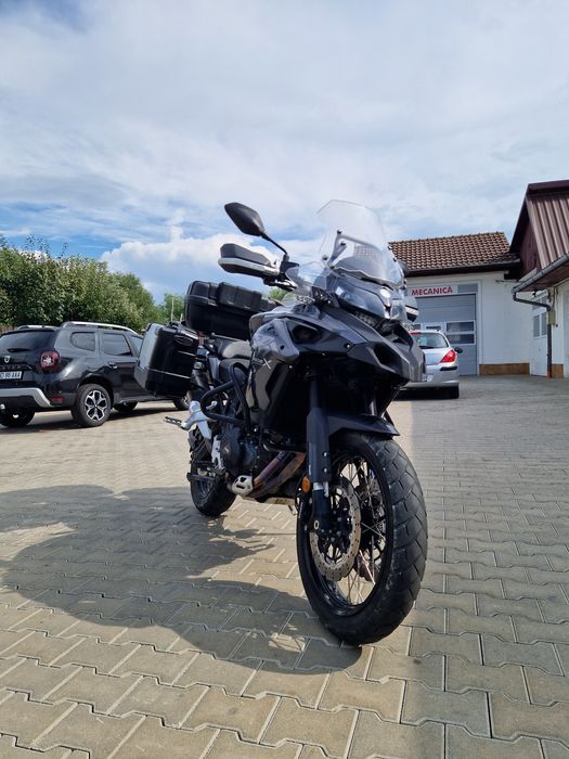 Vând Benelli trk 502x