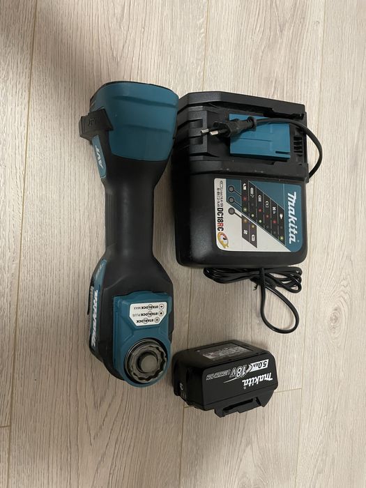 Multicutter makita DTM52!!