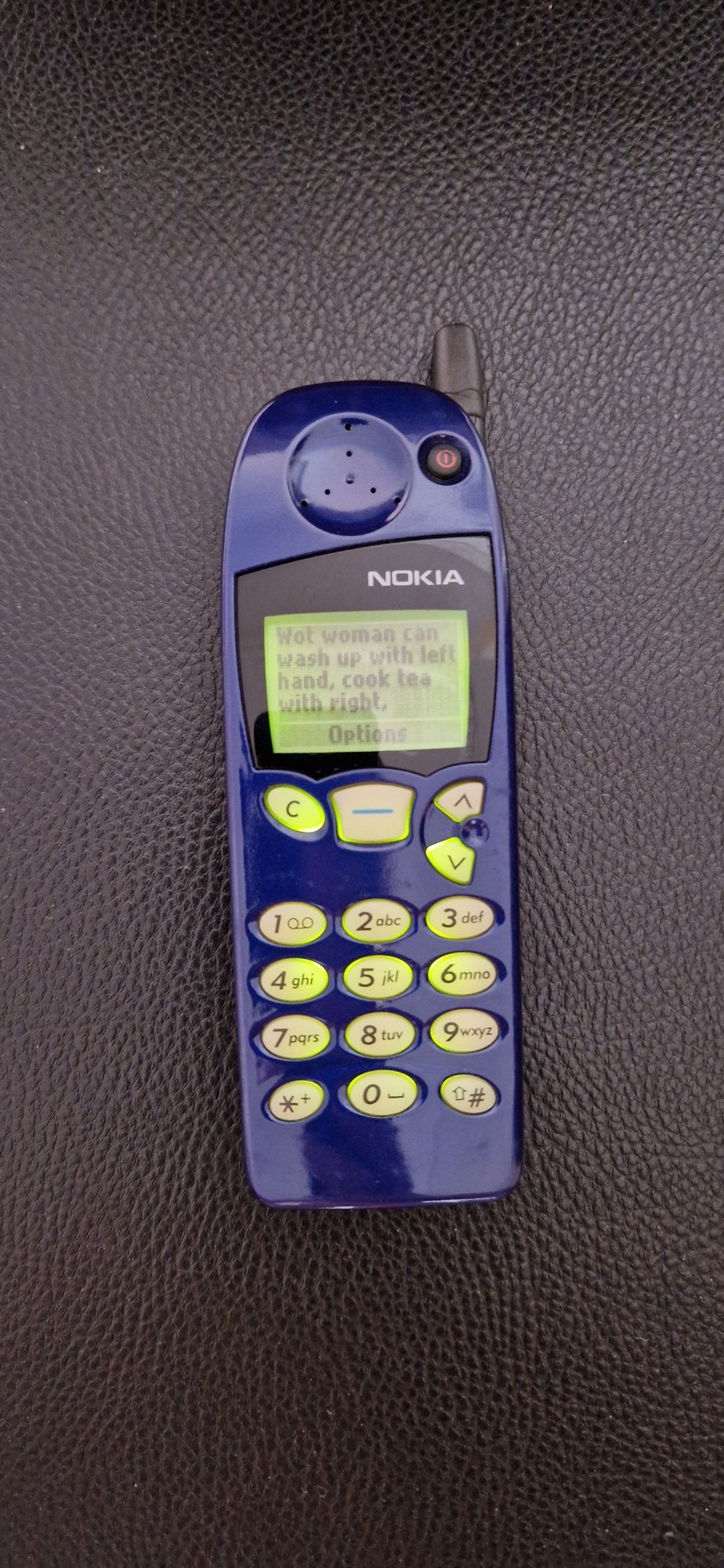 Vand Nokia 5130 cu incarcator