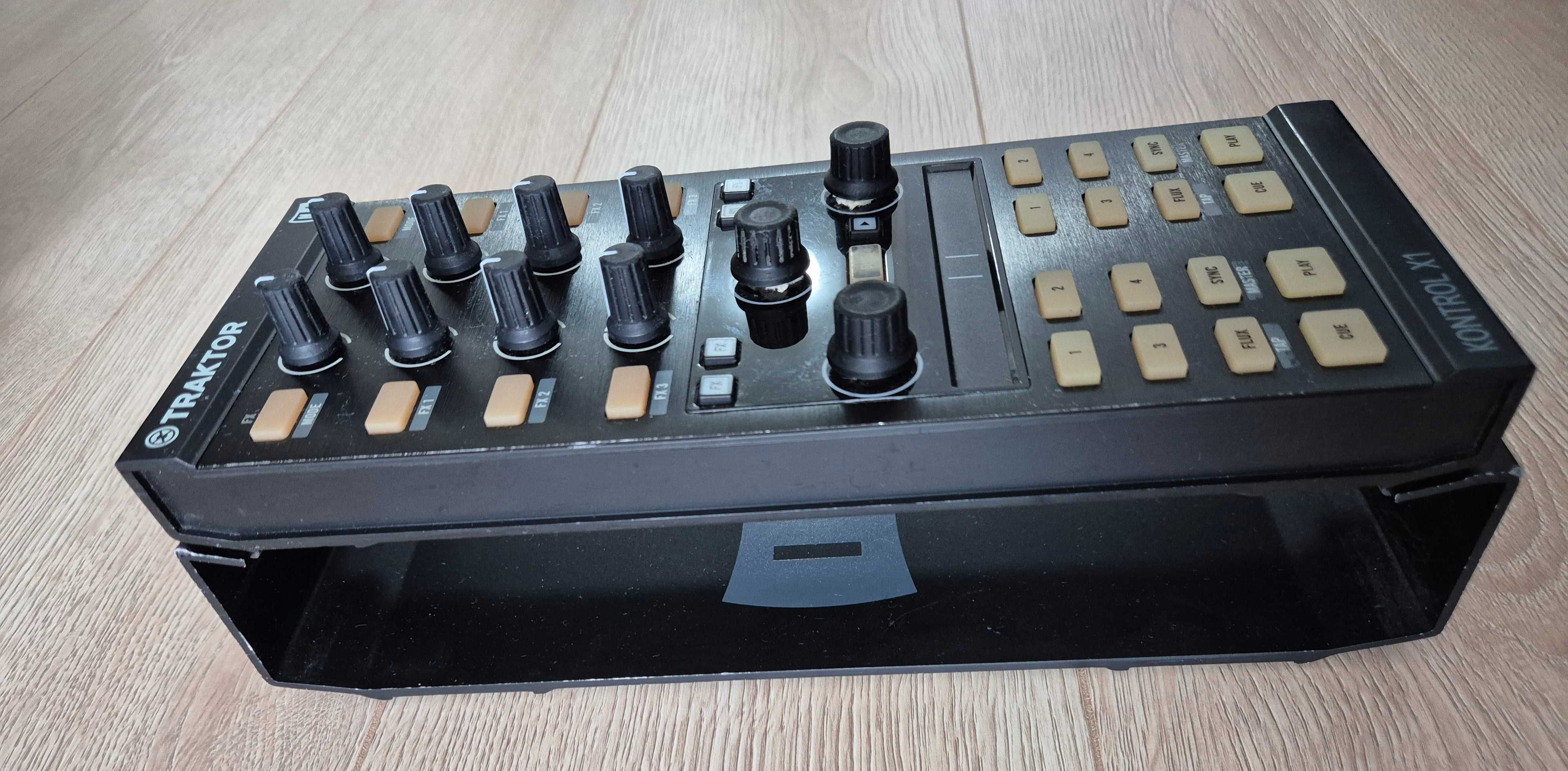 Traktor Kontrol S8 + Kontrol X1 MK2 + Kontrol F1 + Kontrol Z1 + SC5
