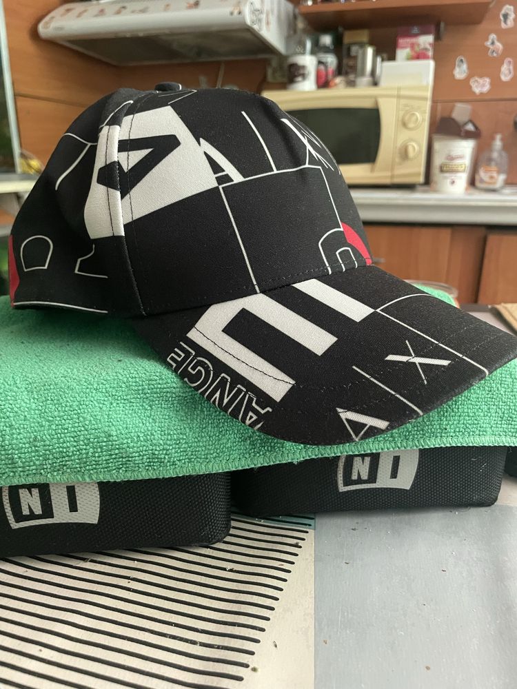 Armani exchange шапка