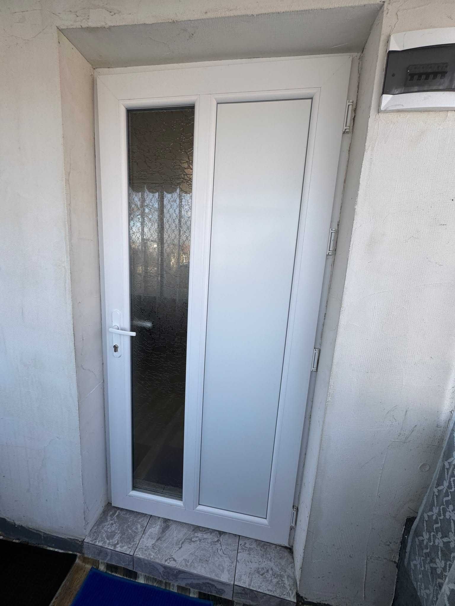 Продава се обзаведена къща - 290 кв.м. - двор 1040 кв.м.