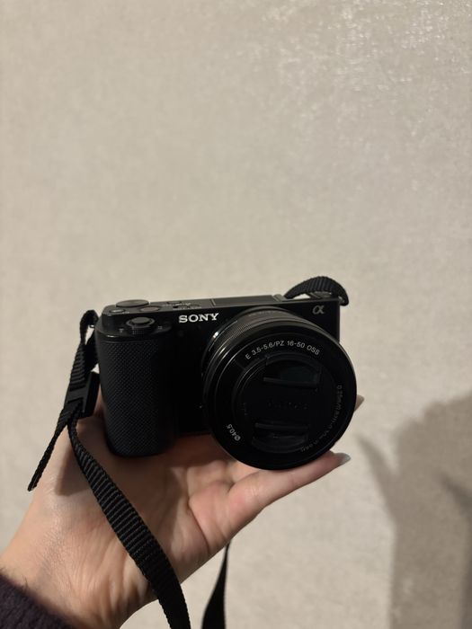 Продаю фотоаппарат Sony ZV-E10 с объективом