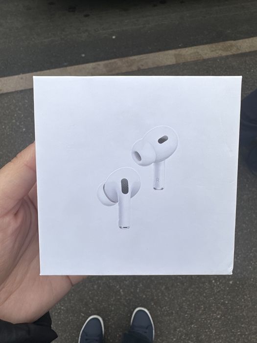 Продам наушники airpods pro