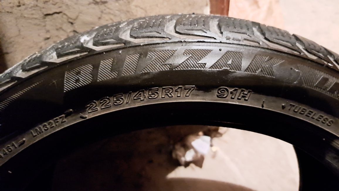 Зимни гуми Bridgestone Blizzak 225-45-17