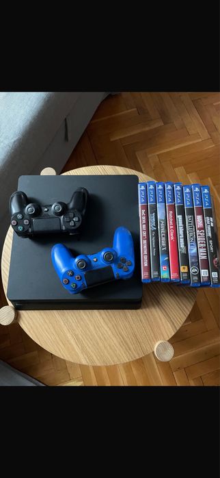 Playstation 4 slim