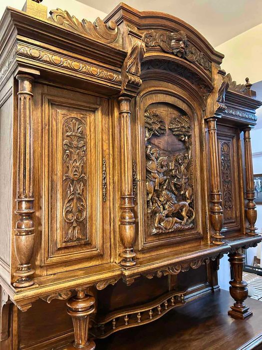 Бюфет с богата дърворезба Холандия
