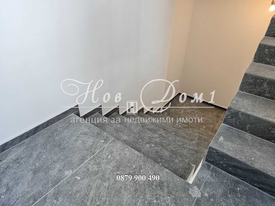 Продава се Двустаен апартамент в Варна, Възраждане 1 - 81 кв.м за 1420 €/кв.м - Снимка #1