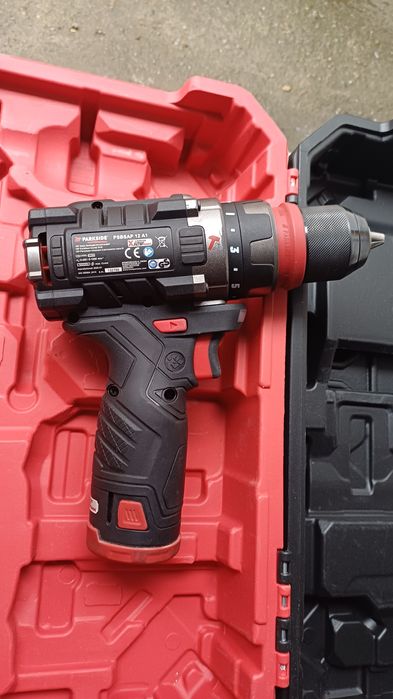 Filetantă Parkside cu percuție  si baterie 2ah nouă