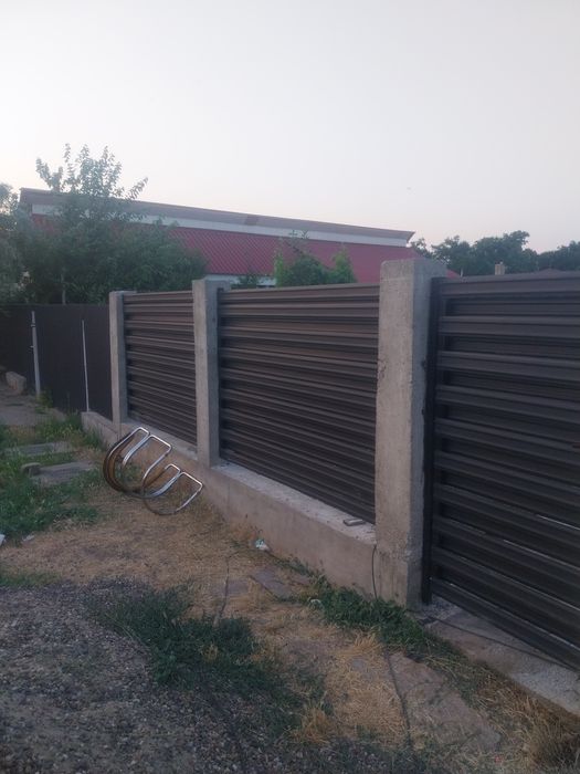 Construim garduri la comanda clientului