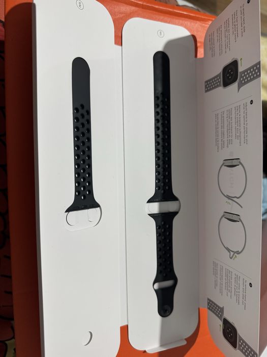 Apple Watch SE Nike (1st Gen) – 40mm GPS + подарък 7 кайшки