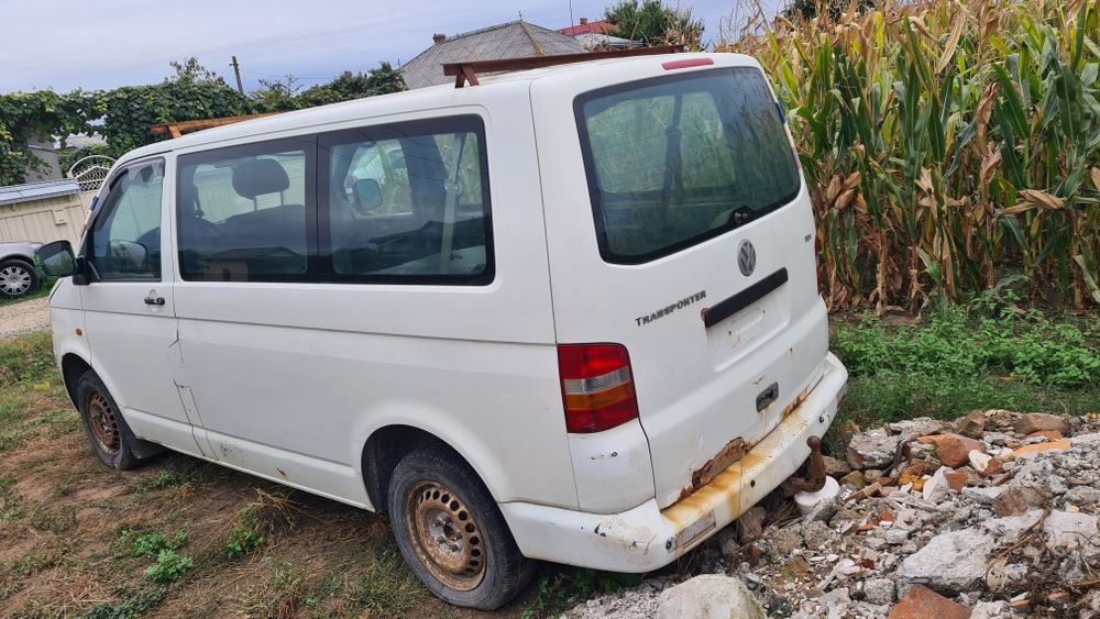 Vw Transporter T5 1.9 axb 8+1 pentru dezmembrari