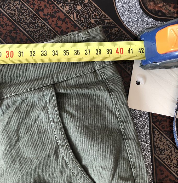 Pantaloni scurti nr. 40, dama