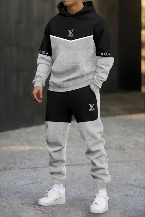 Treninguri unisex la pret redus doar 2XL IN STOC .