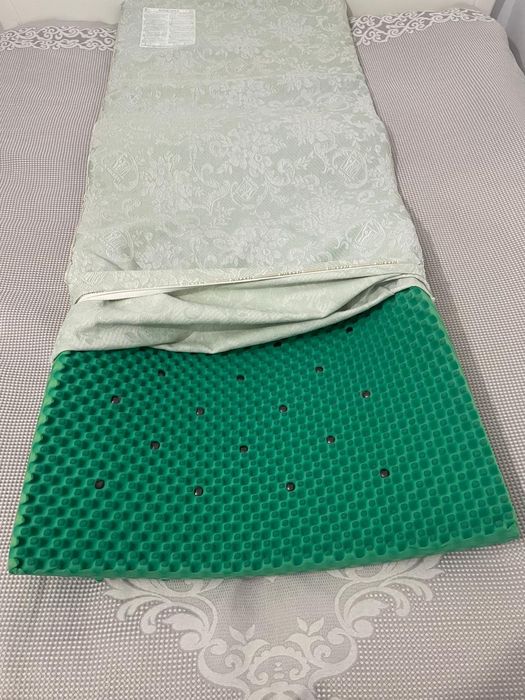 Vând saltea pătură și perna noi