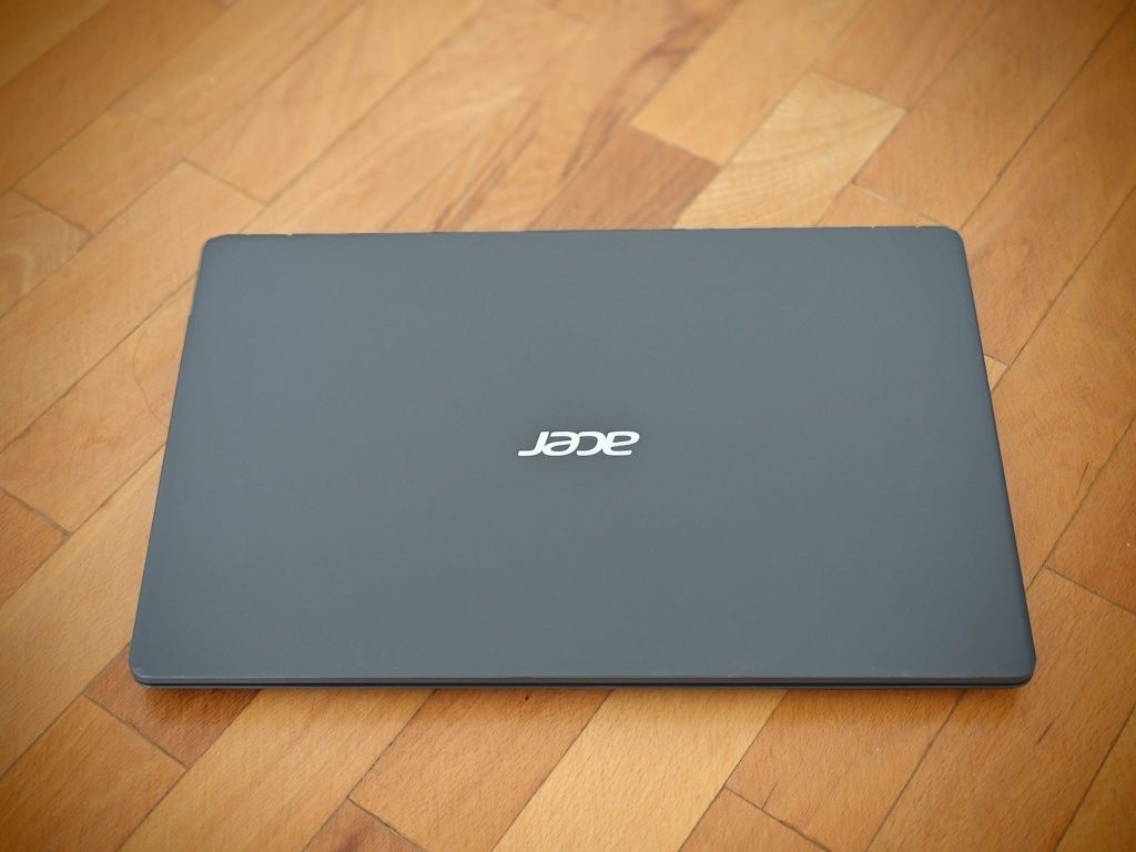 Laptop Acer i5Gen10 ,8gb ddr4 , windows 11