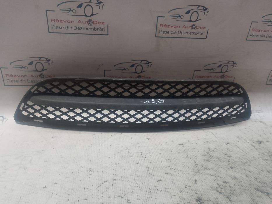 grila bara fata bmw 320 e90 2009