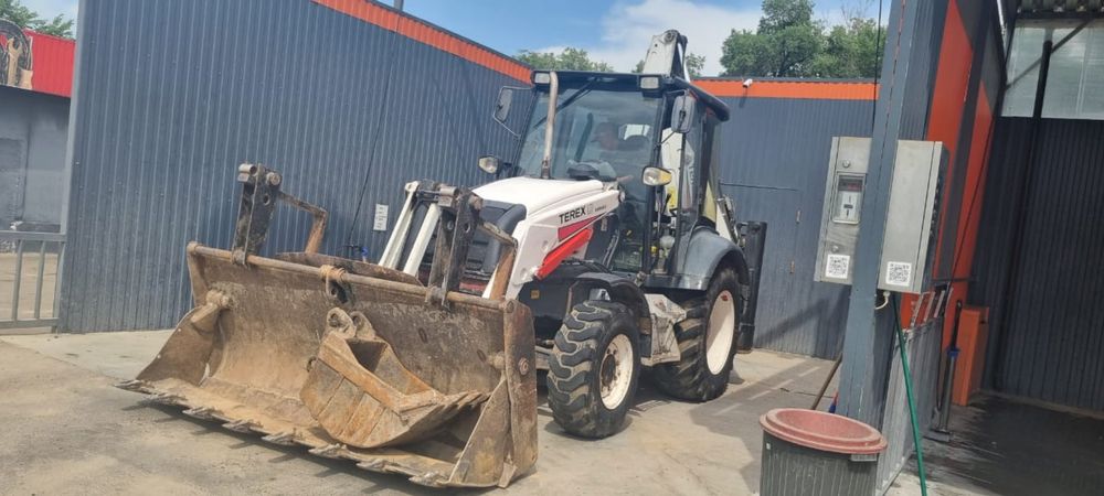 3в1 экскаватор погрузчик аренда каток