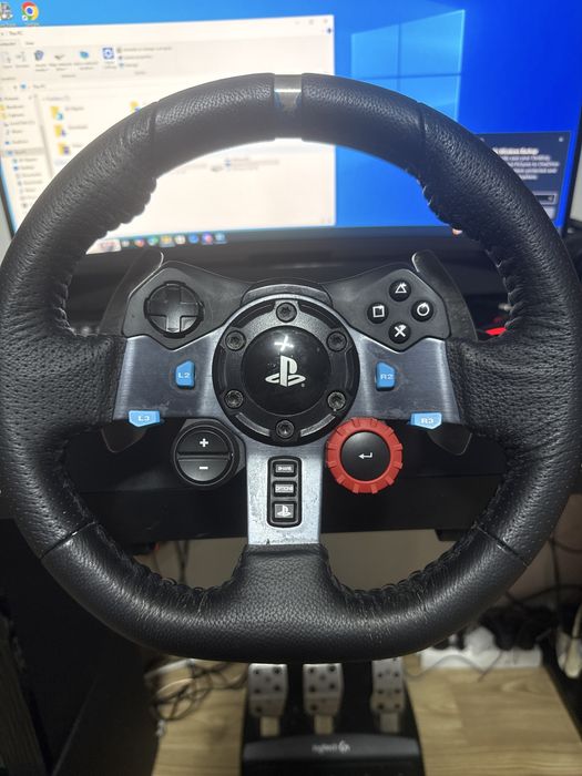 Vand volan logitech g29 si calculator de gaming