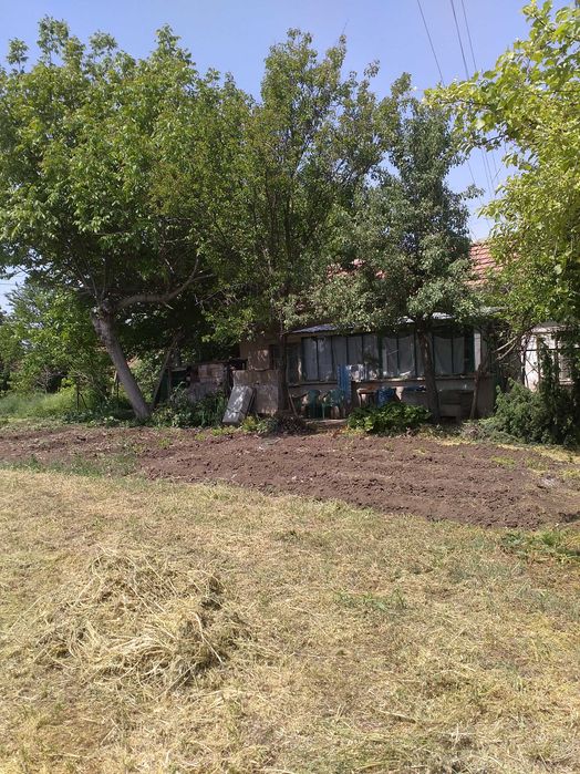 Къща с дворно място   с.Бреница   обл.Плевен  община Кнежа