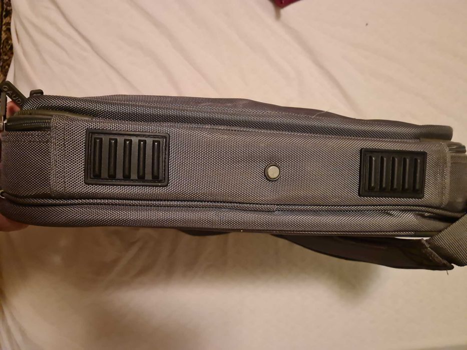 Geantă pt laptop