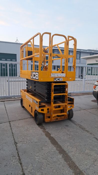 Închirieri Nacele Foarfecă 8–14 m – București și Ilfov