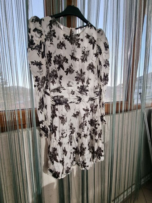 Lot 4 Rochii ( Zara/ASOS) marimea XS