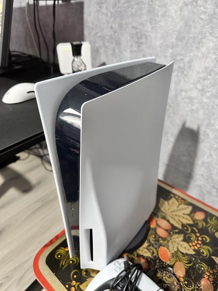 Playstation 5 | Плейстейшен 5. В идеальном состоянии. + 2 игры, и 2 ак