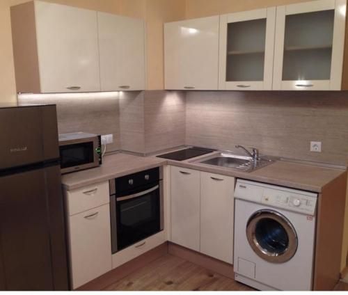 Дава се под наем Едностаен апартамент в София, Студентски град - 40 кв.м за 450 € - Снимка #1