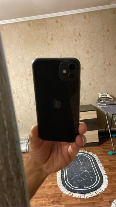 Продам Айфон 11 черный 64 г