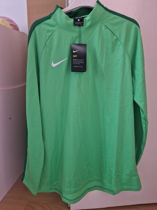 Nike горница нова