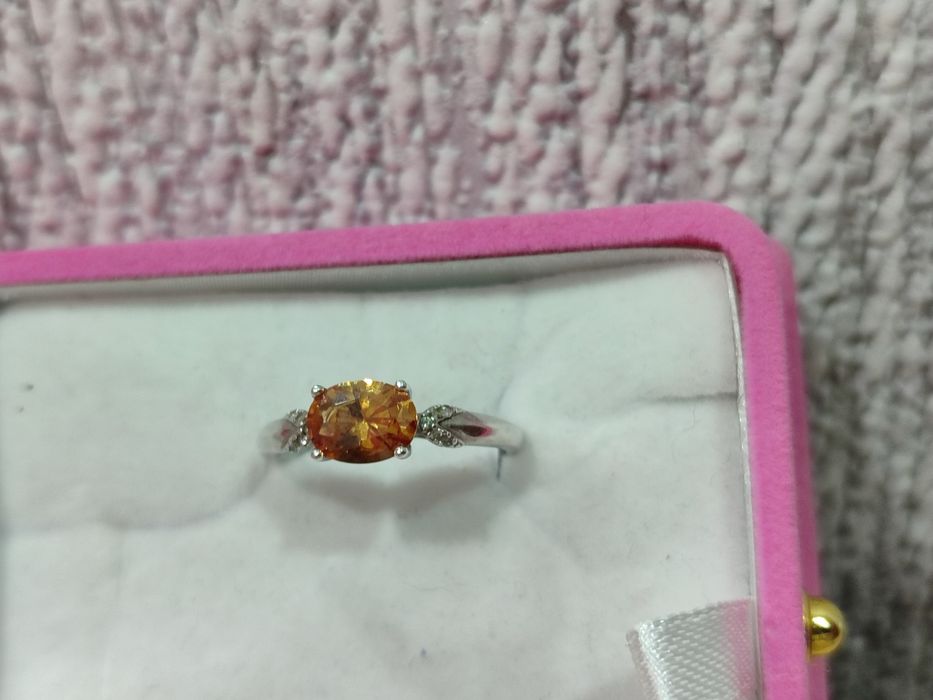 Кольцо серебро с камнем