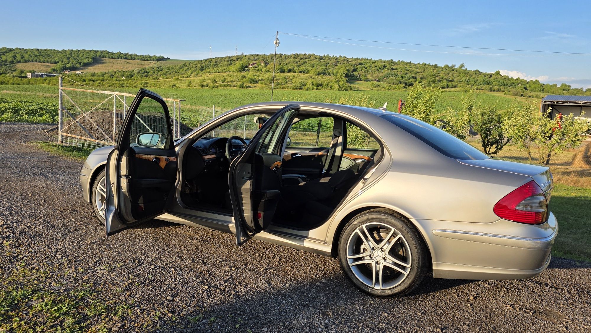 Mercedes benz e280 w211