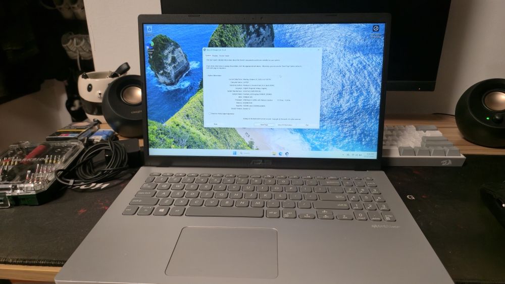 Vand Laptop Asus M509