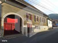 Casa de 150mp / cu spatiu comercial la parter / Sadu