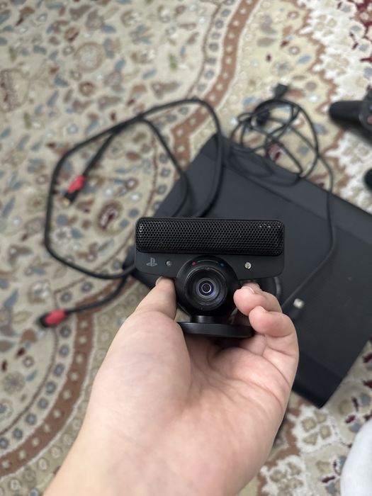 Ps 3 , плестейшн 3 , внутри есть 9 игра нету царапин , не логает.